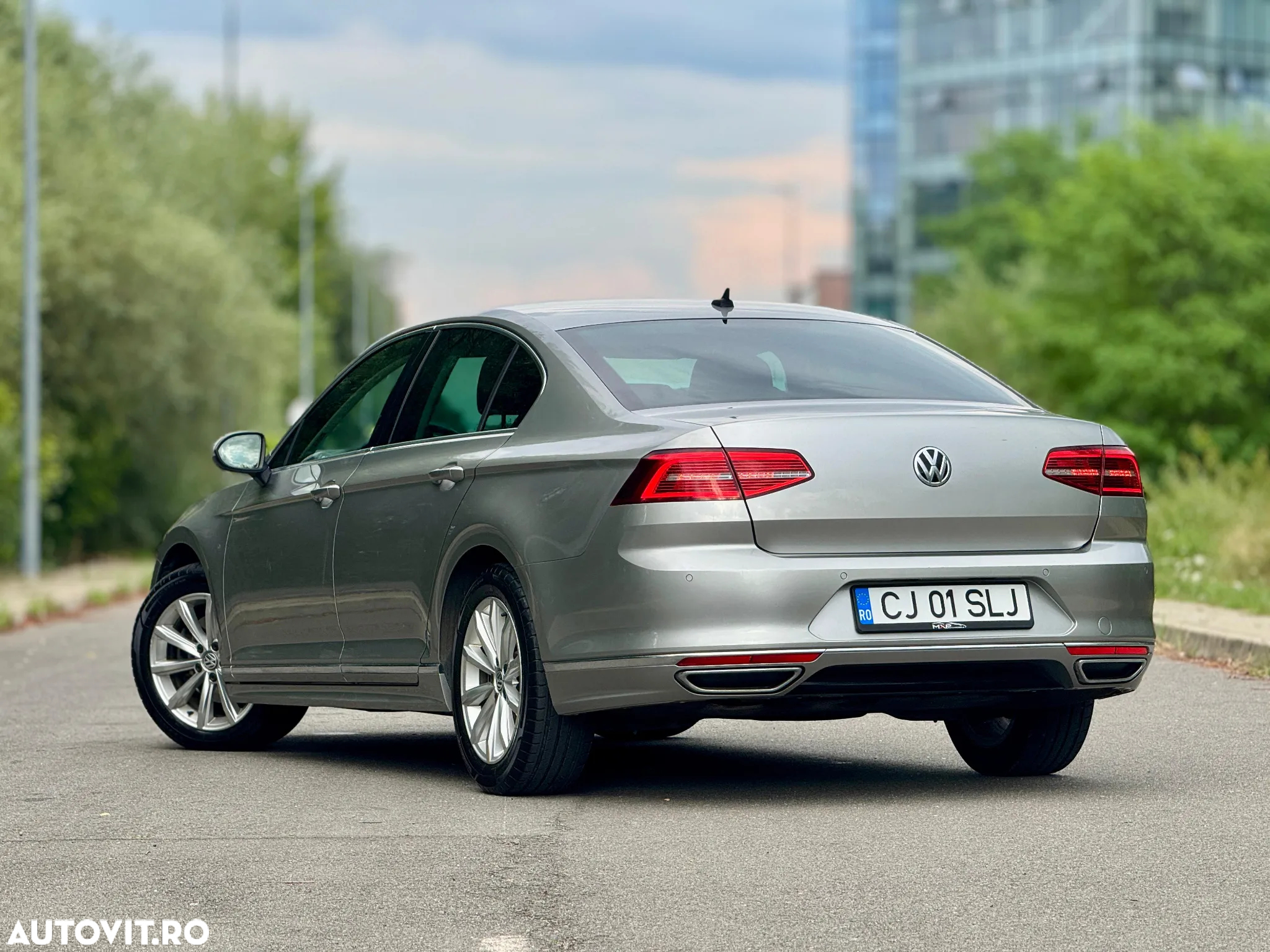 Volkswagen Passat 1.6 TDI (BlueMotion Technology) DSG Comfortline - 3