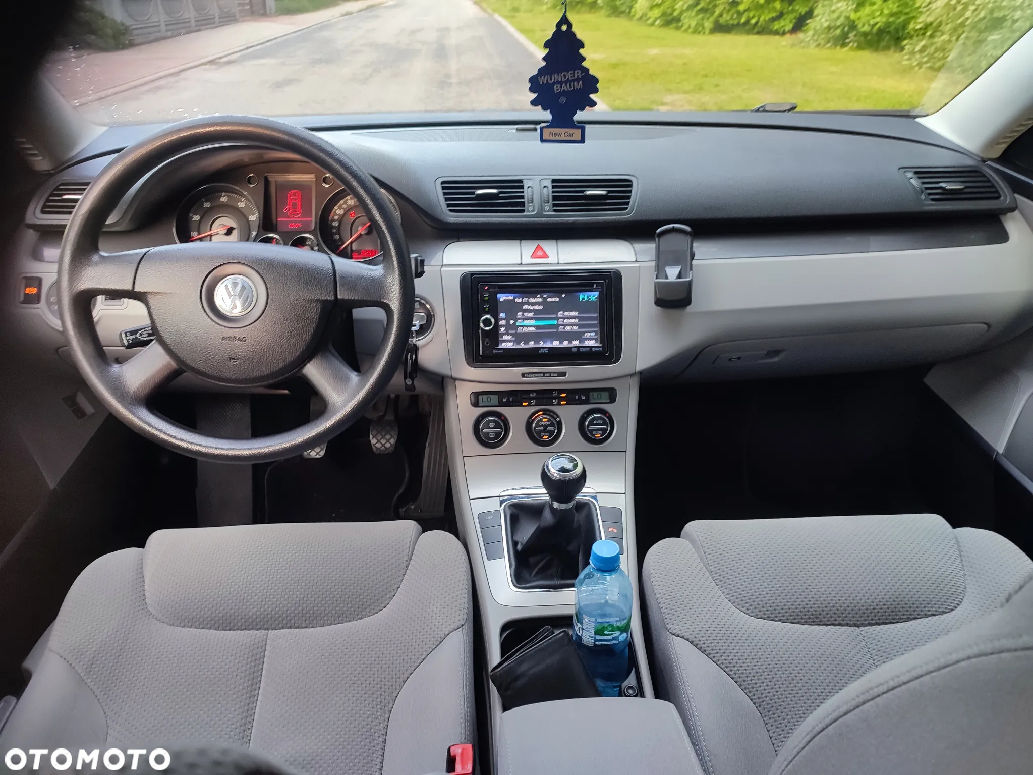 Volkswagen Passat 1.6 FSI Sportline - 13