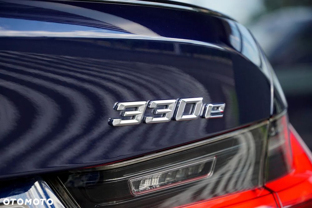 BMW Seria 3 330e PHEV M Sport - 8