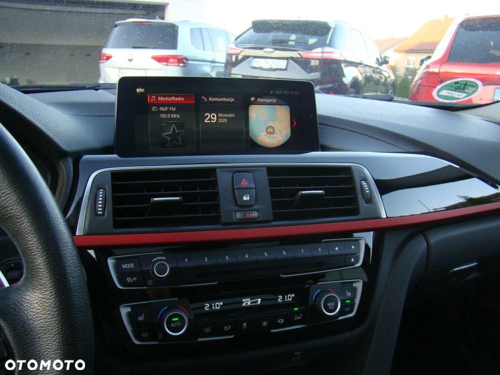 BMW Seria 3 320d xDrive Sport Line - 29