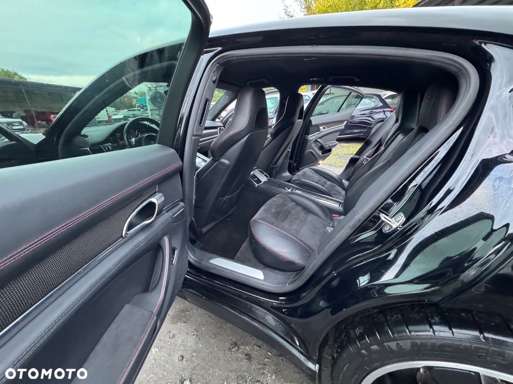 Porsche Panamera GTS PDK - 21