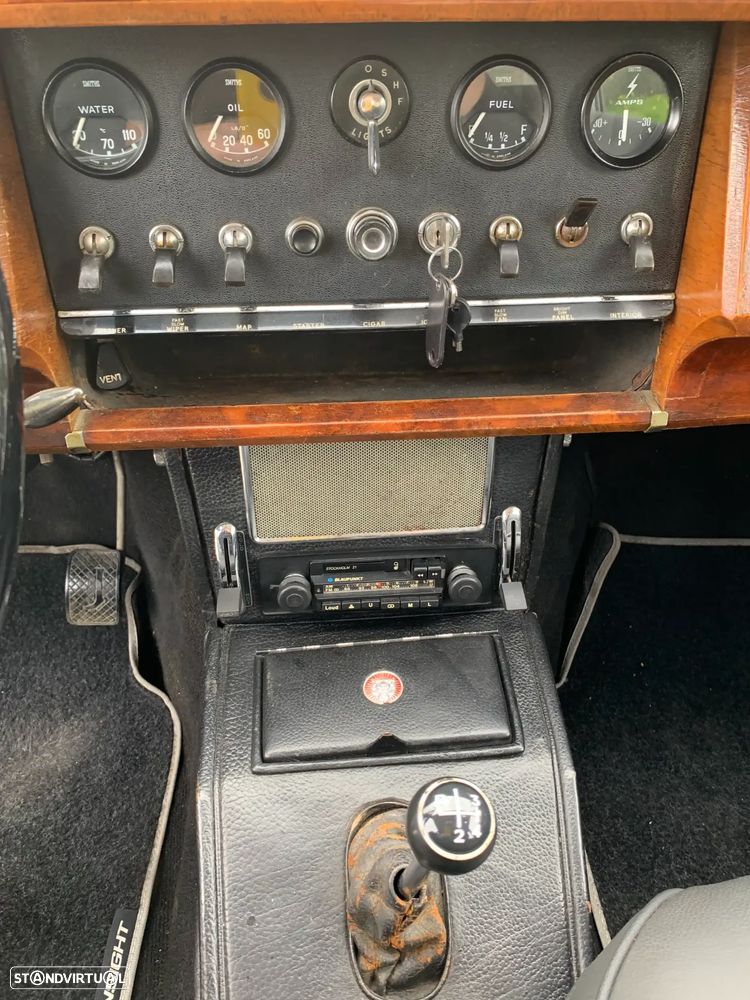 Jaguar MK II - 21