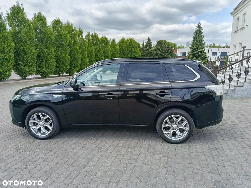 Mitsubishi Outlander 2.0 4WD Plus - 16