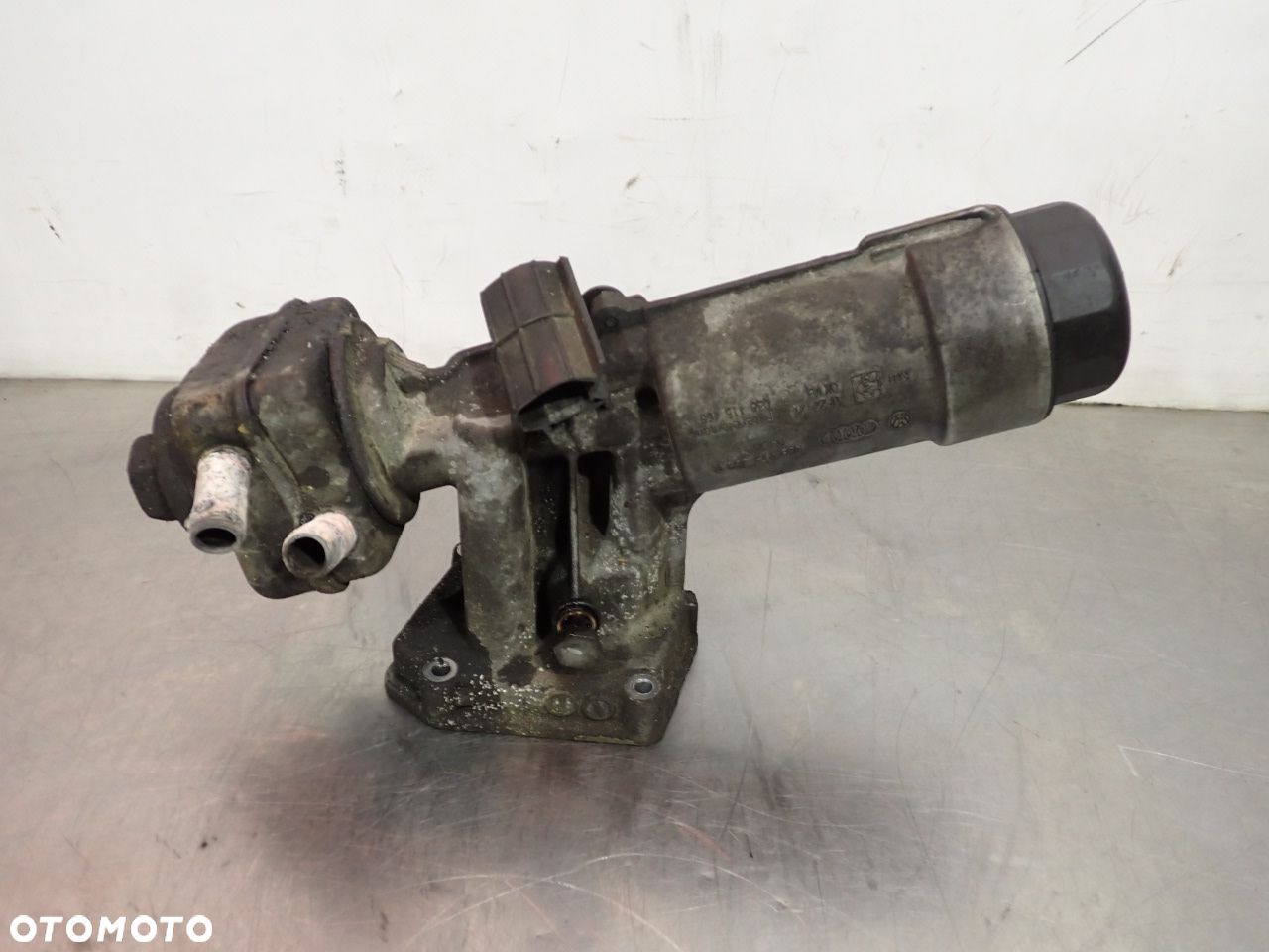 PODSTAWA FILTRA OLEJU VOLKSWAGEN GOLF V 038115389B - 1
