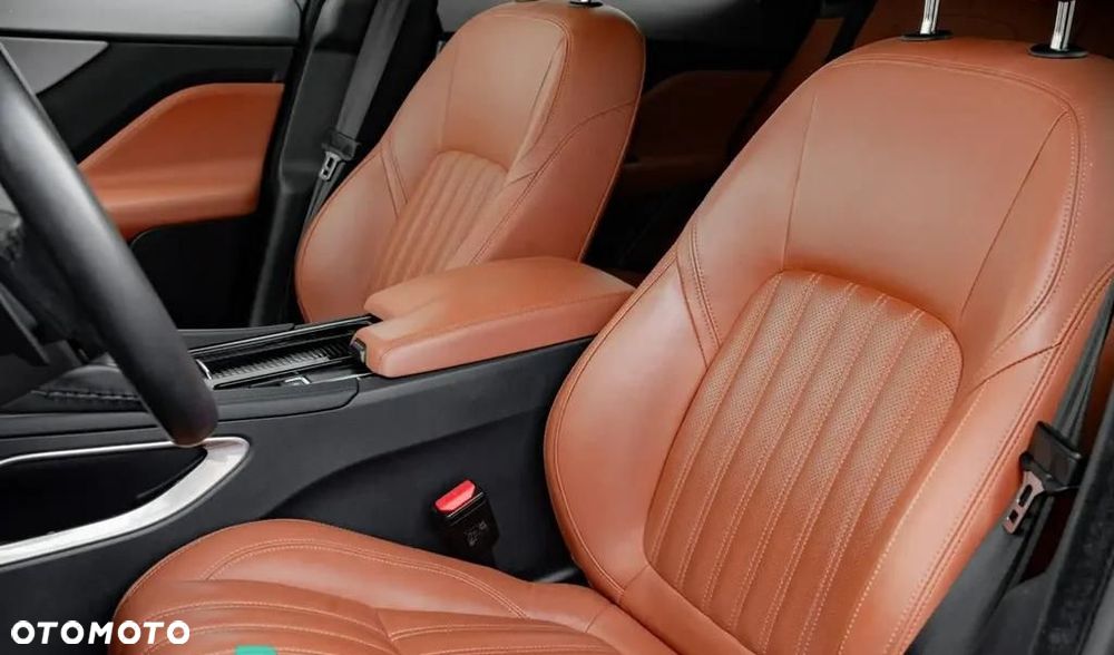 Jaguar F-Pace 2.0 i4P AWD 300 Sport - 18