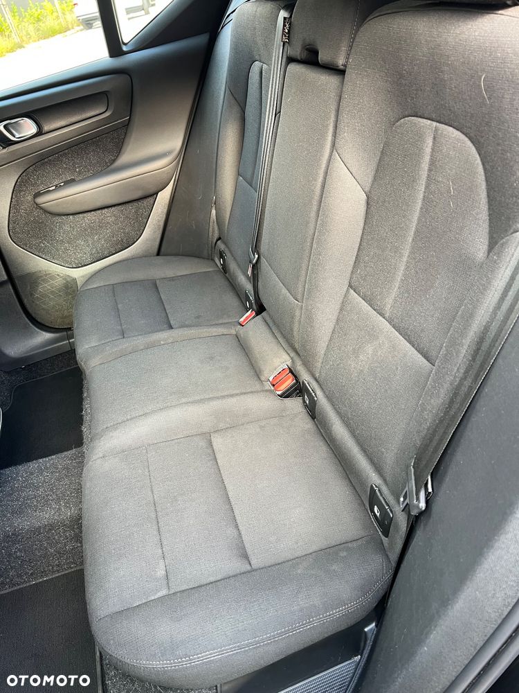 Volvo XC 40 T3 Geartronic Momentum Pro - 39