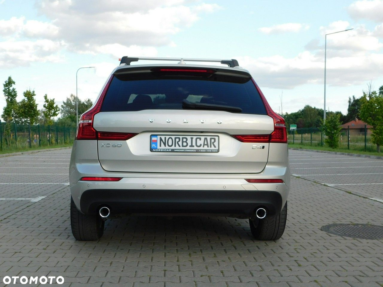 Volvo XC 60 D4 AWD Momentum Pro - 25