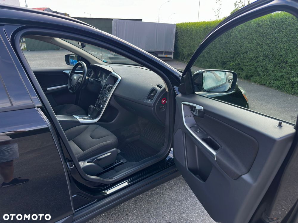 Volvo XC 60 D3 Momentum - 11