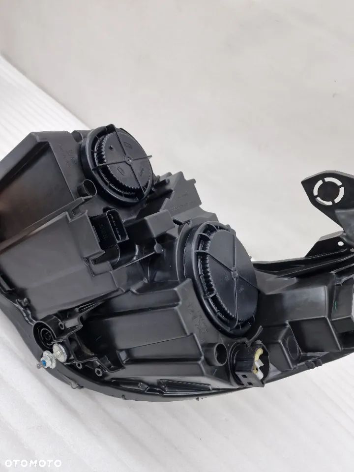 OPEL CORSA F 19- PRAWA ZWYKŁA LAMPA PRZEDNIA PRZÓD , NR 39162649 , NR AUKCJI LL561 - 19