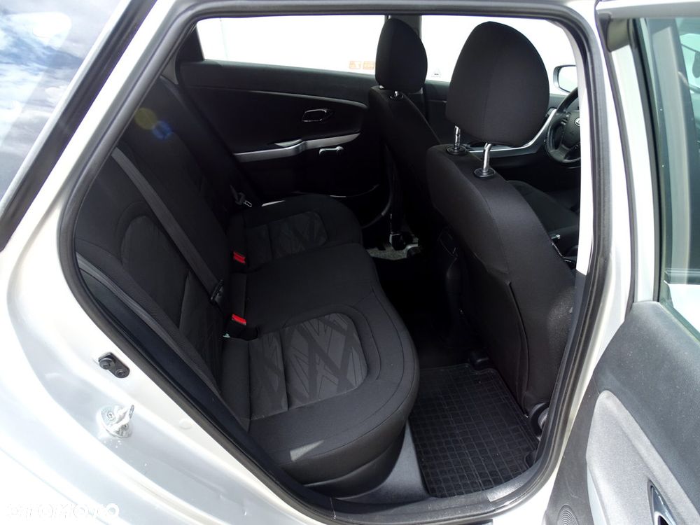 Kia Ceed 1.4 L - 14