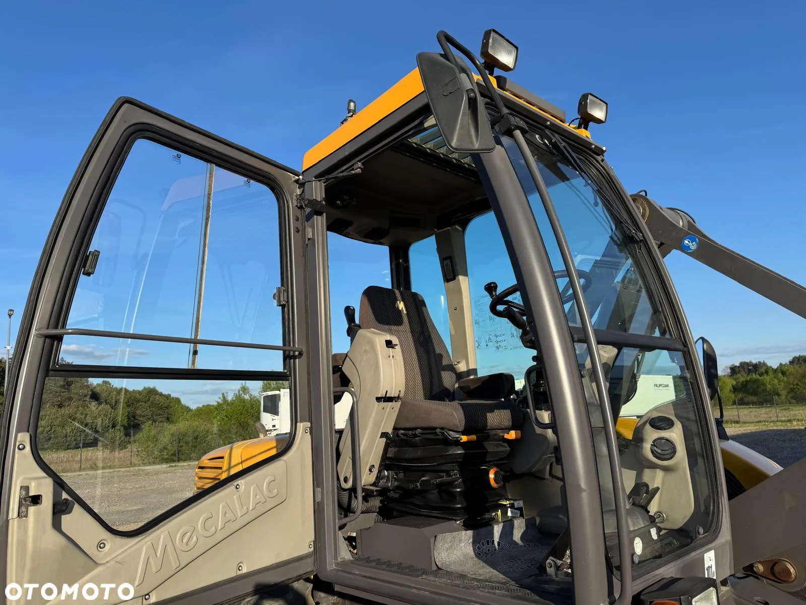 Mecalac 12 MTX 9260 kg Koparko Ładowarka - 18