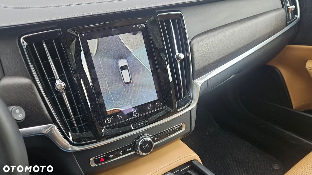 Volvo V90 Cross Country - 11