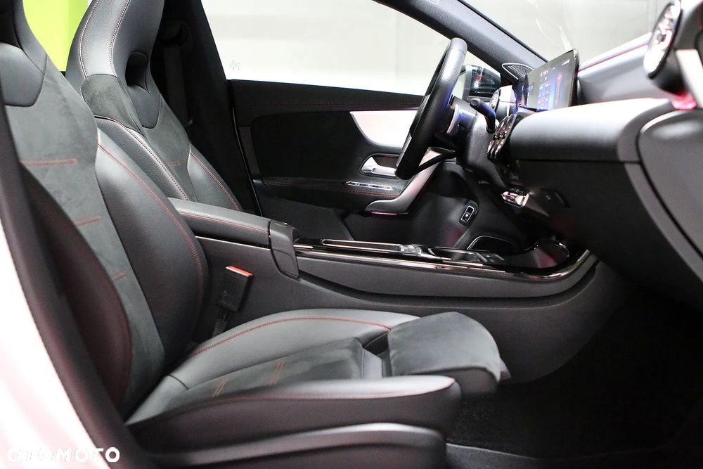 Mercedes-Benz CLA 250 4Matic 7G-DCT AMG Line - 26