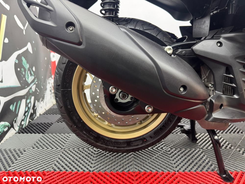 Yamaha X-max - 25