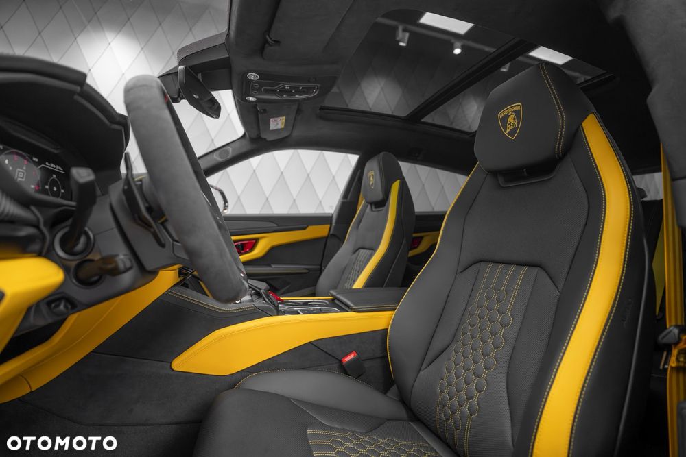 Lamborghini Urus - 13