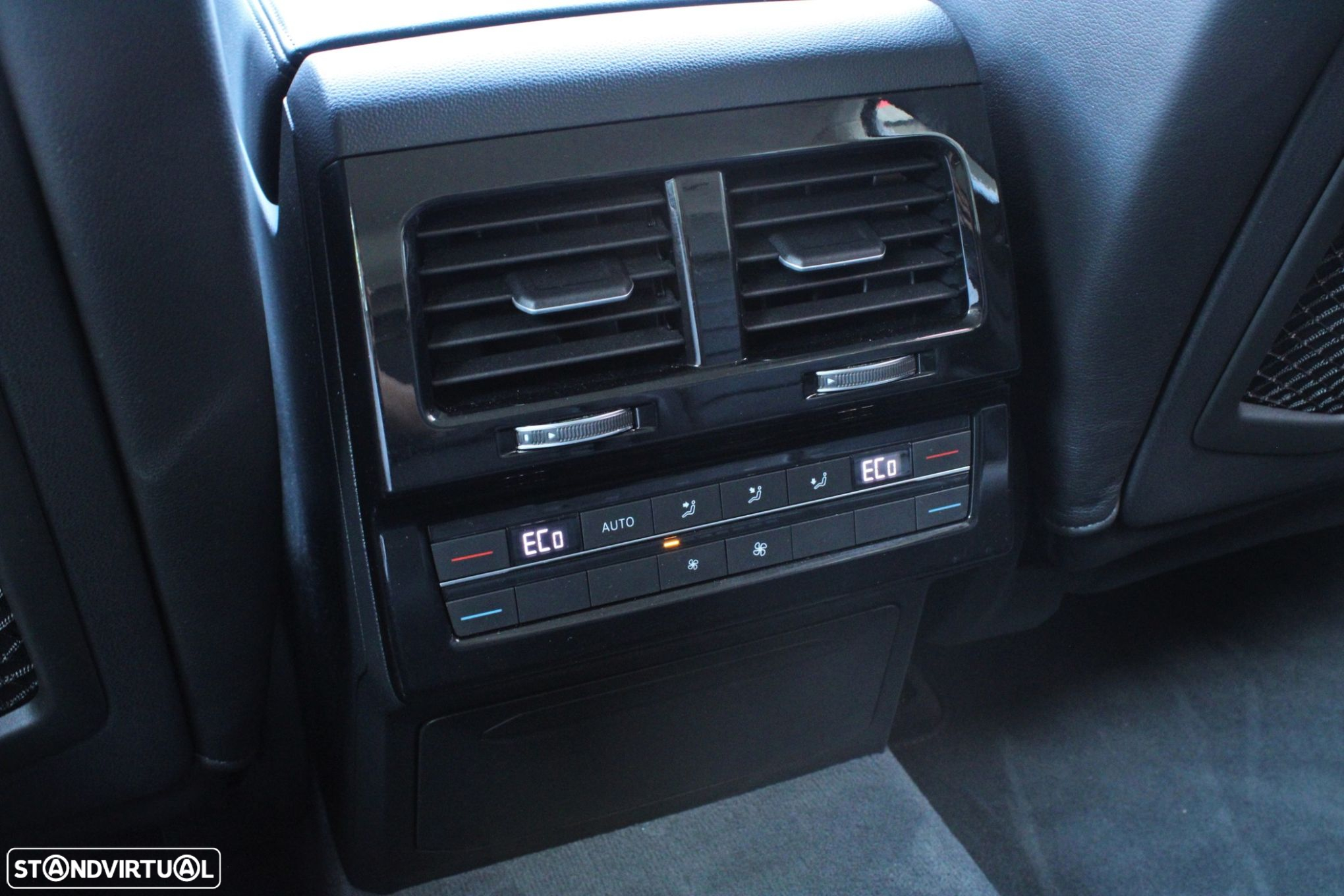 VW Touareg 3.0 TDI V6 Elegance Plus - 16