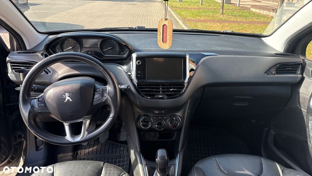 Peugeot 208 - 3