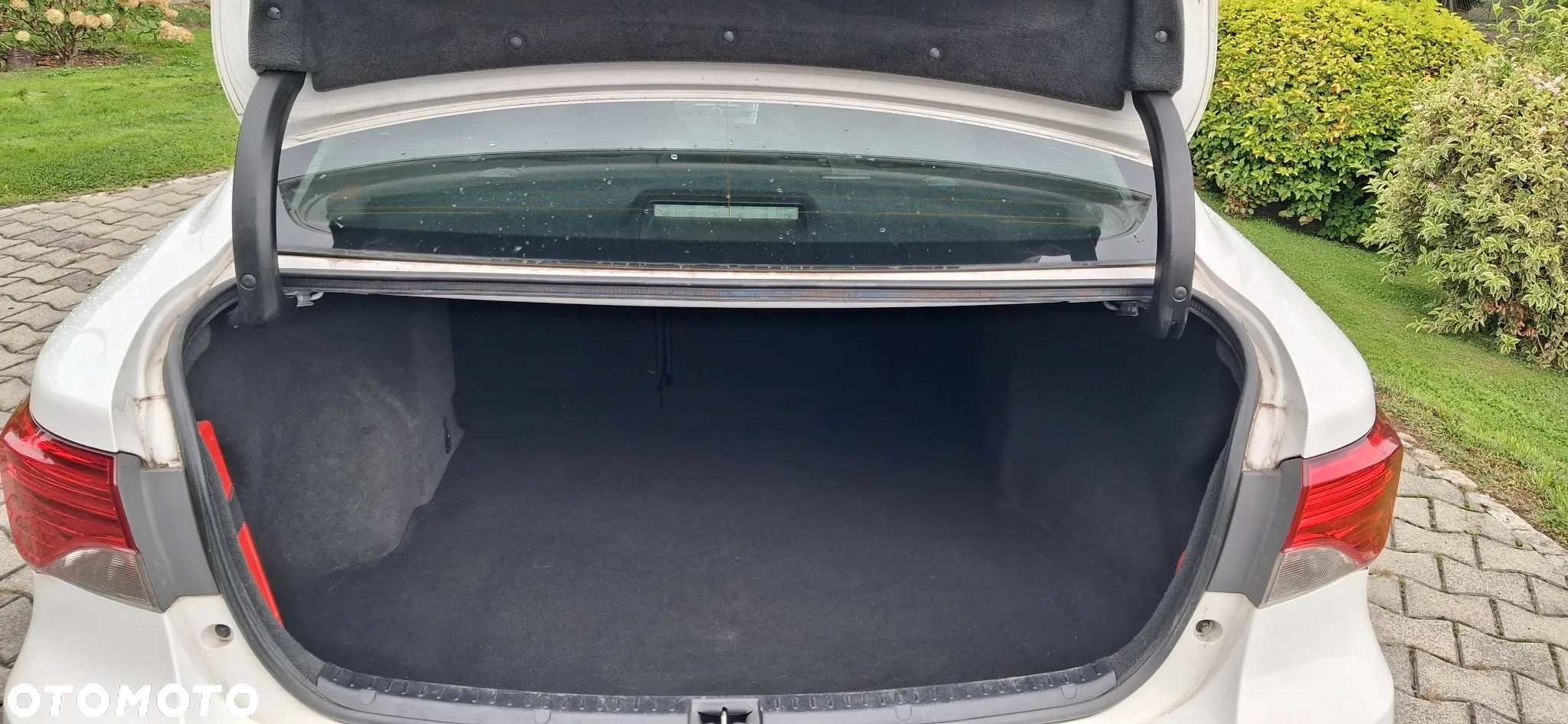 Toyota Avensis 2.0 D-4D Active - 11