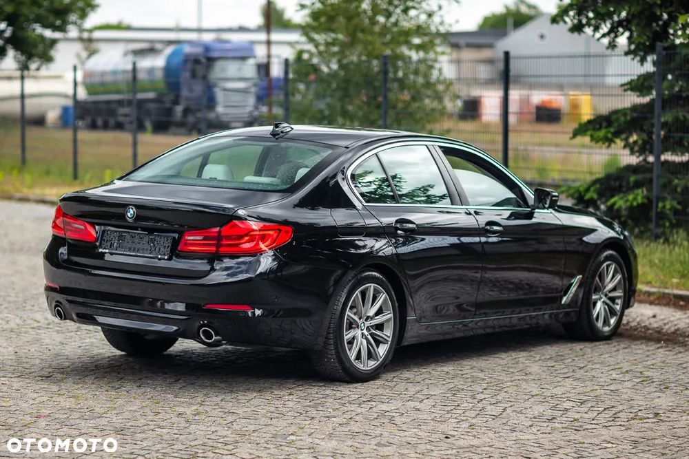 BMW Seria 5 520d Luxury Line - 15