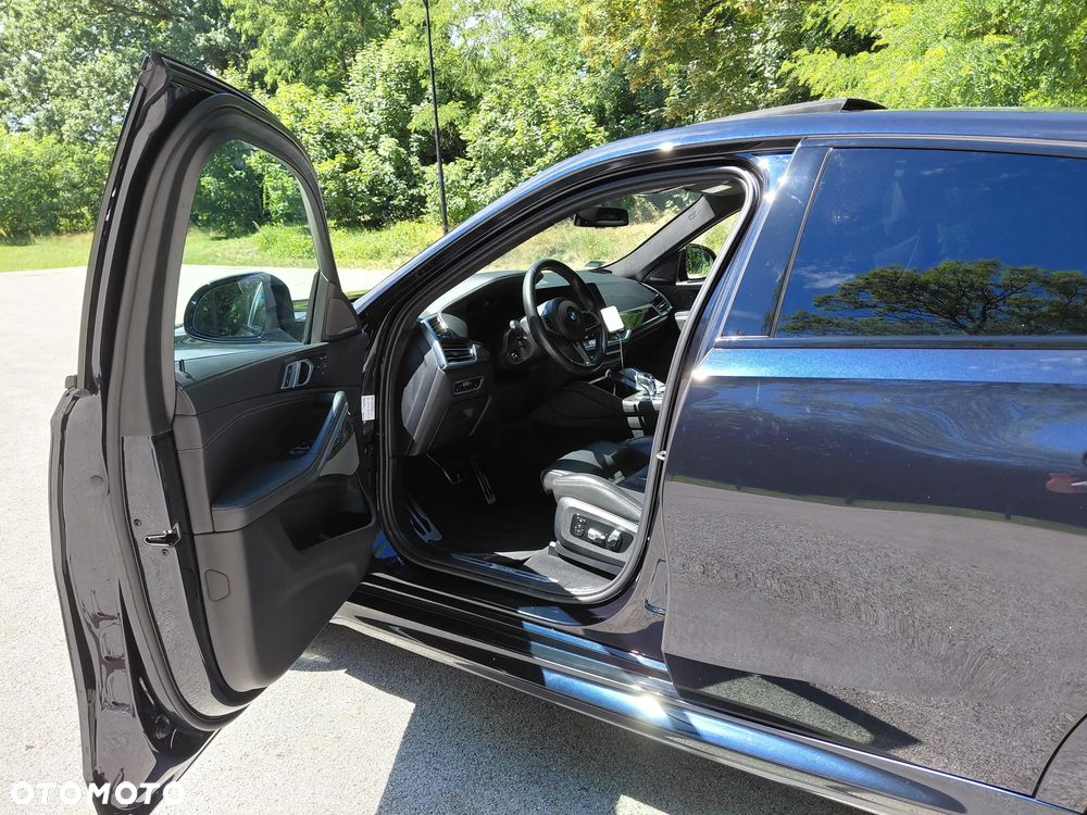 BMW X6 M50i - 11