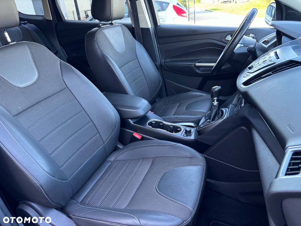 Ford Kuga 2.0 TDCi 4x4 Titanium - 23