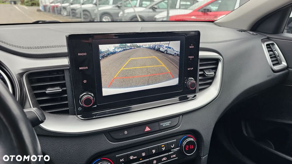 Kia Ceed 1.6 CRDi mHEV M - 11