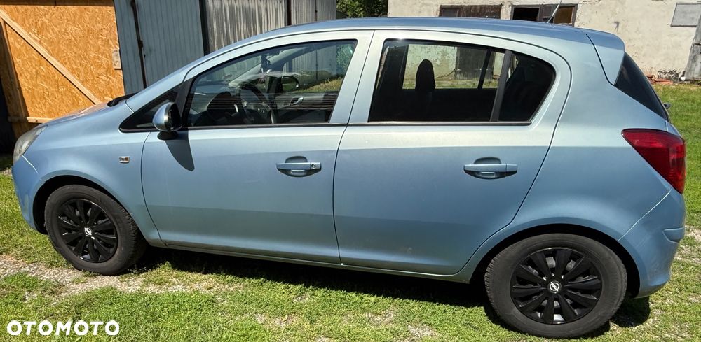 Opel Corsa 1.2 16V Cosmo - 2