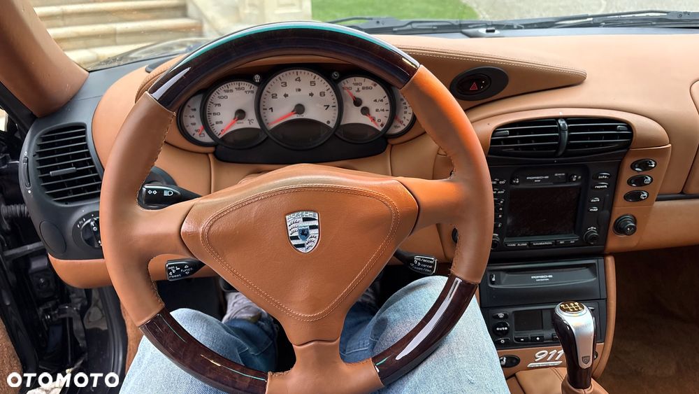 Porsche 911 - 33