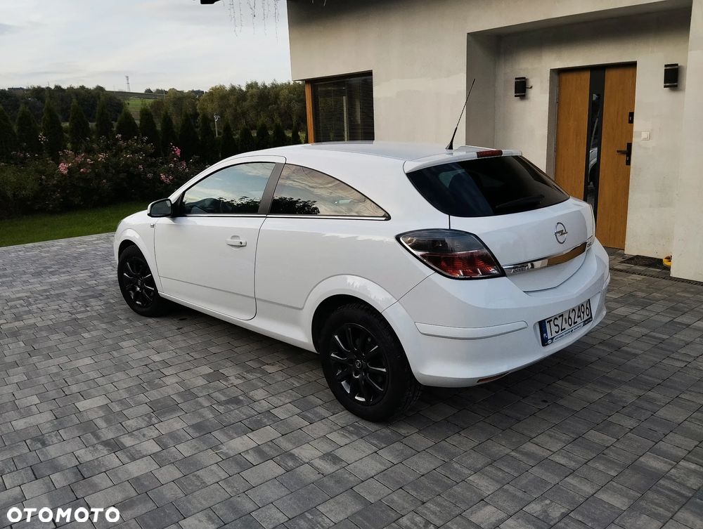 Opel Astra III GTC 1.6 Sport - 16