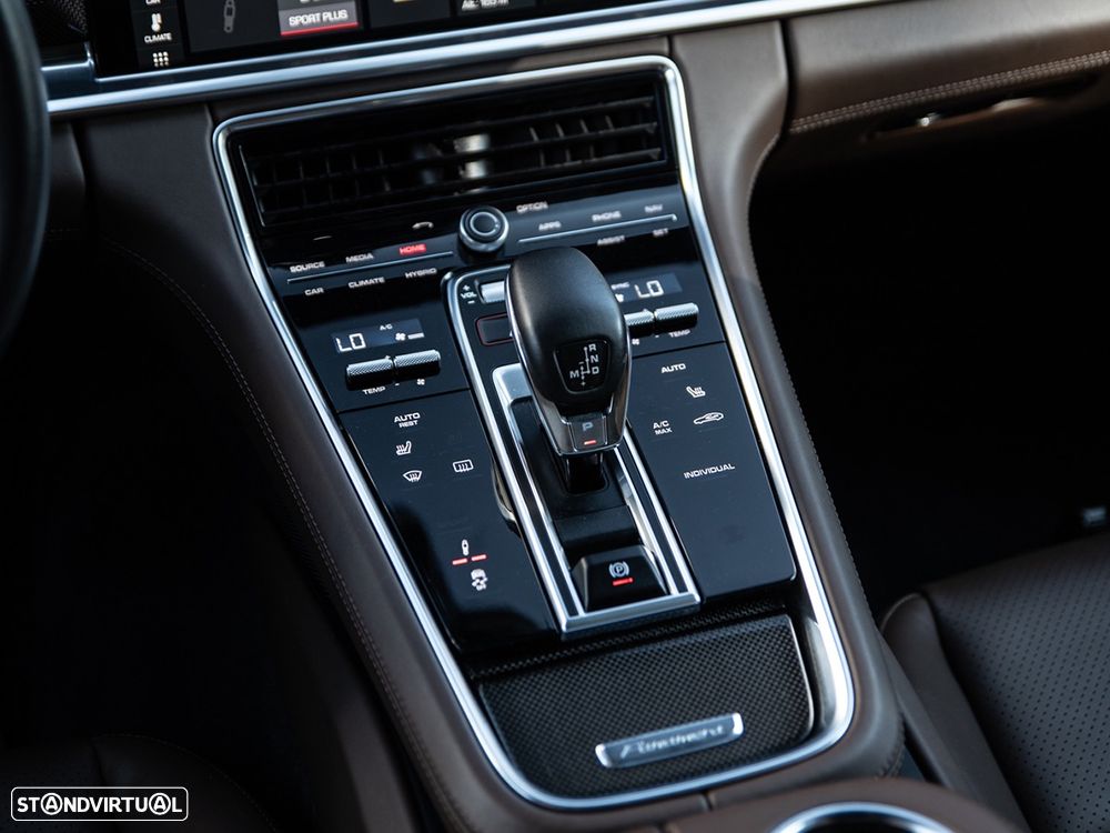Porsche Panamera Sport Turismo 4 E-Hybrid - 10