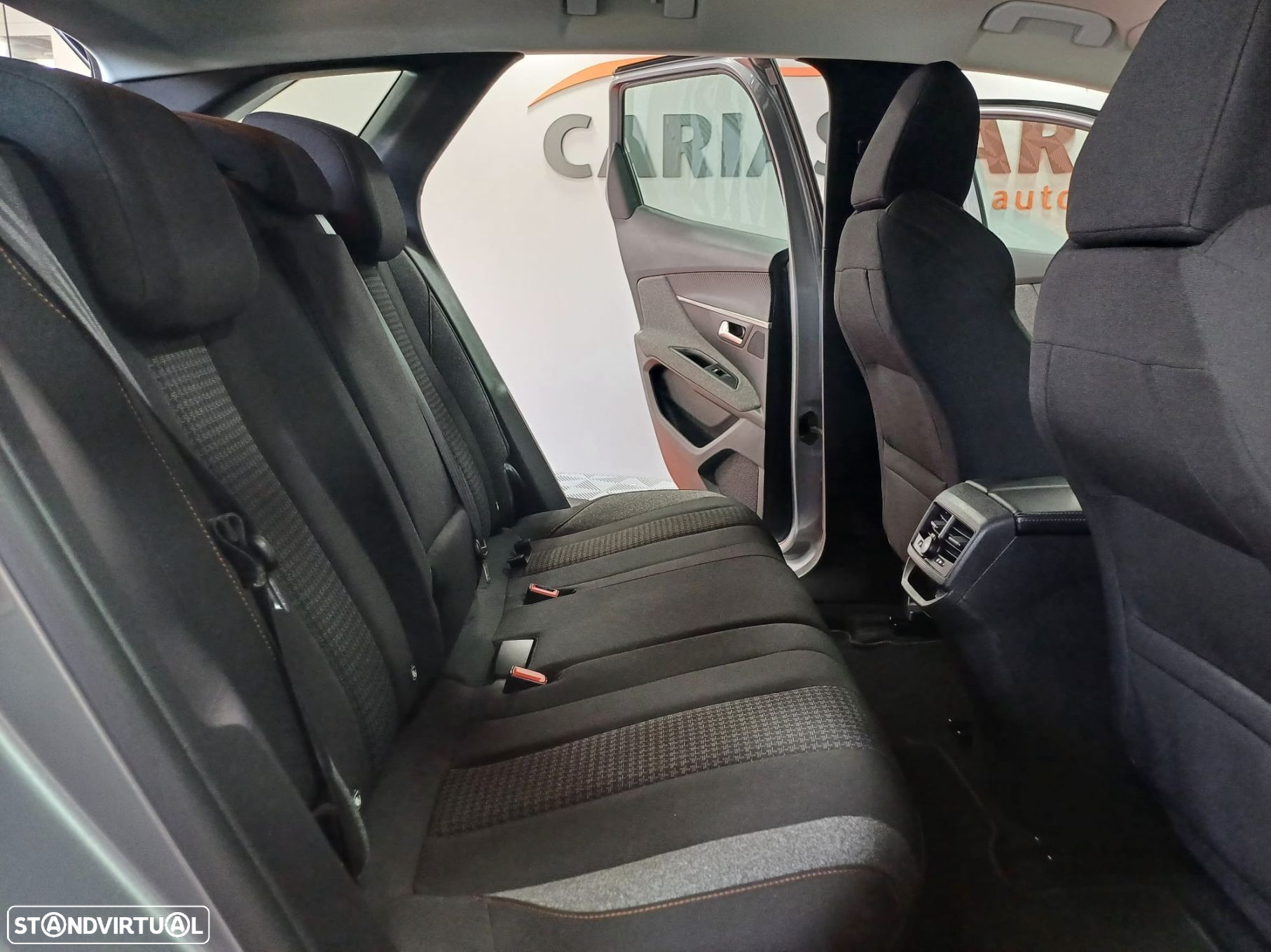 Peugeot 3008 1.5 BlueHDi Allure EAT8 - 13