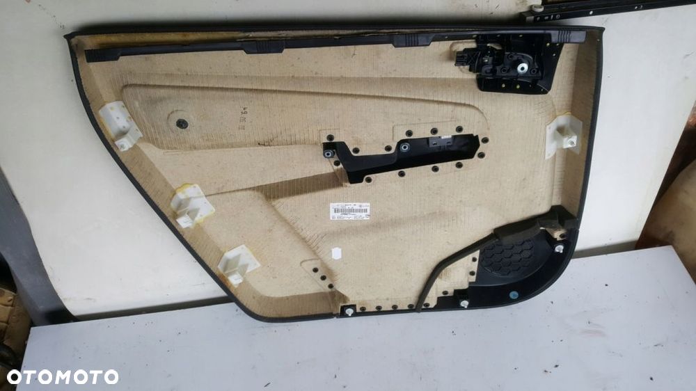 tapicerka drzwi prawa Opel Zafira B - 16