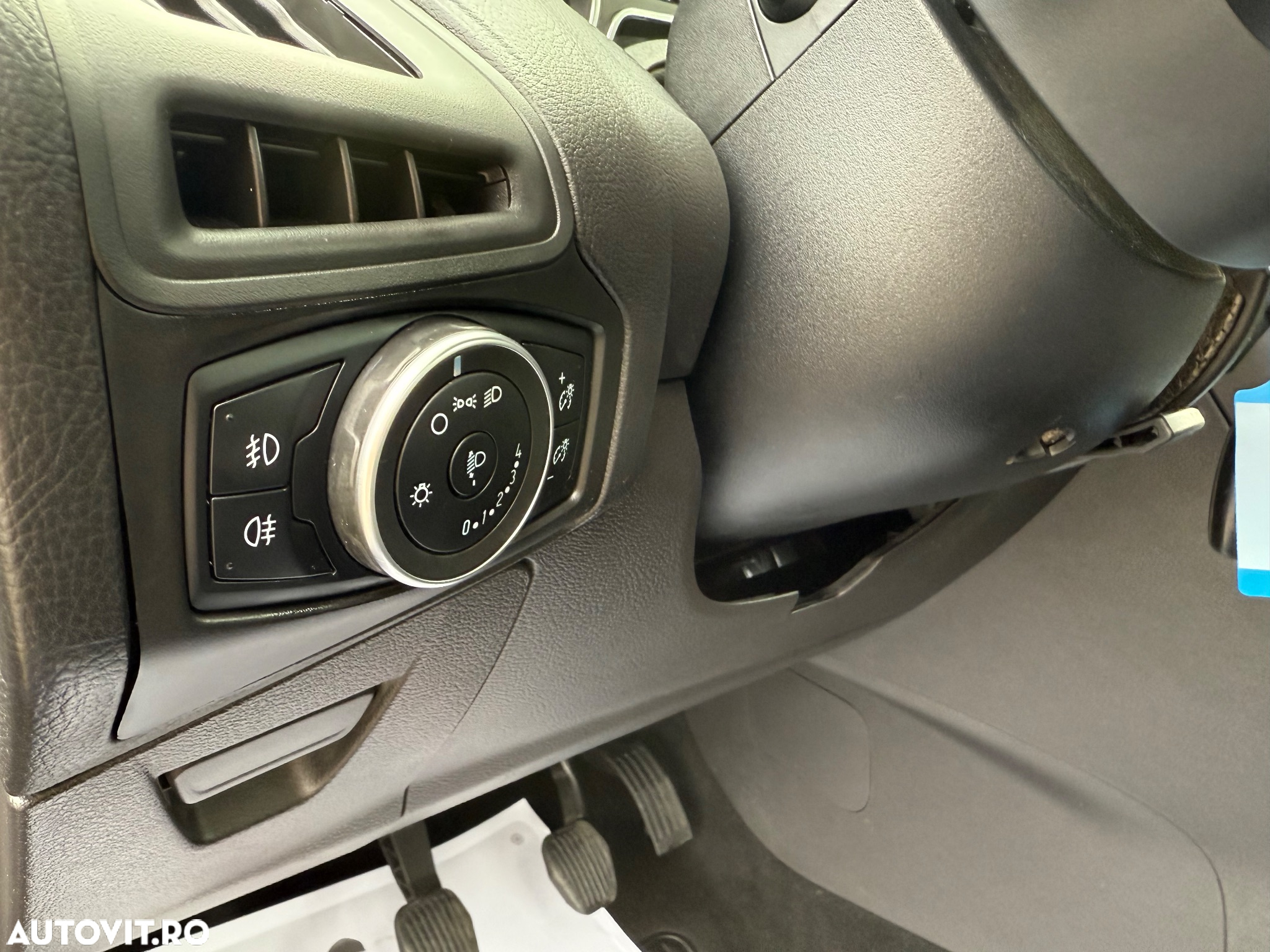 Ford Focus 1.5 EcoBlue Start-Stopp-System COOL&CONNECT - 11