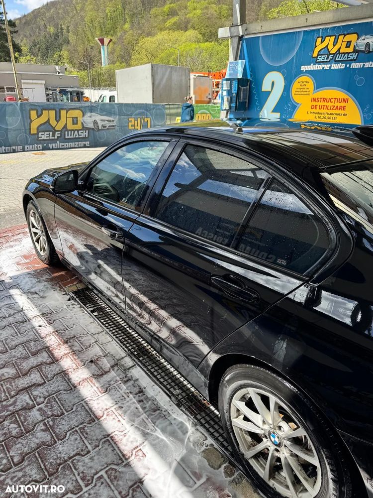BMW Seria 3 320i Aut. - 11