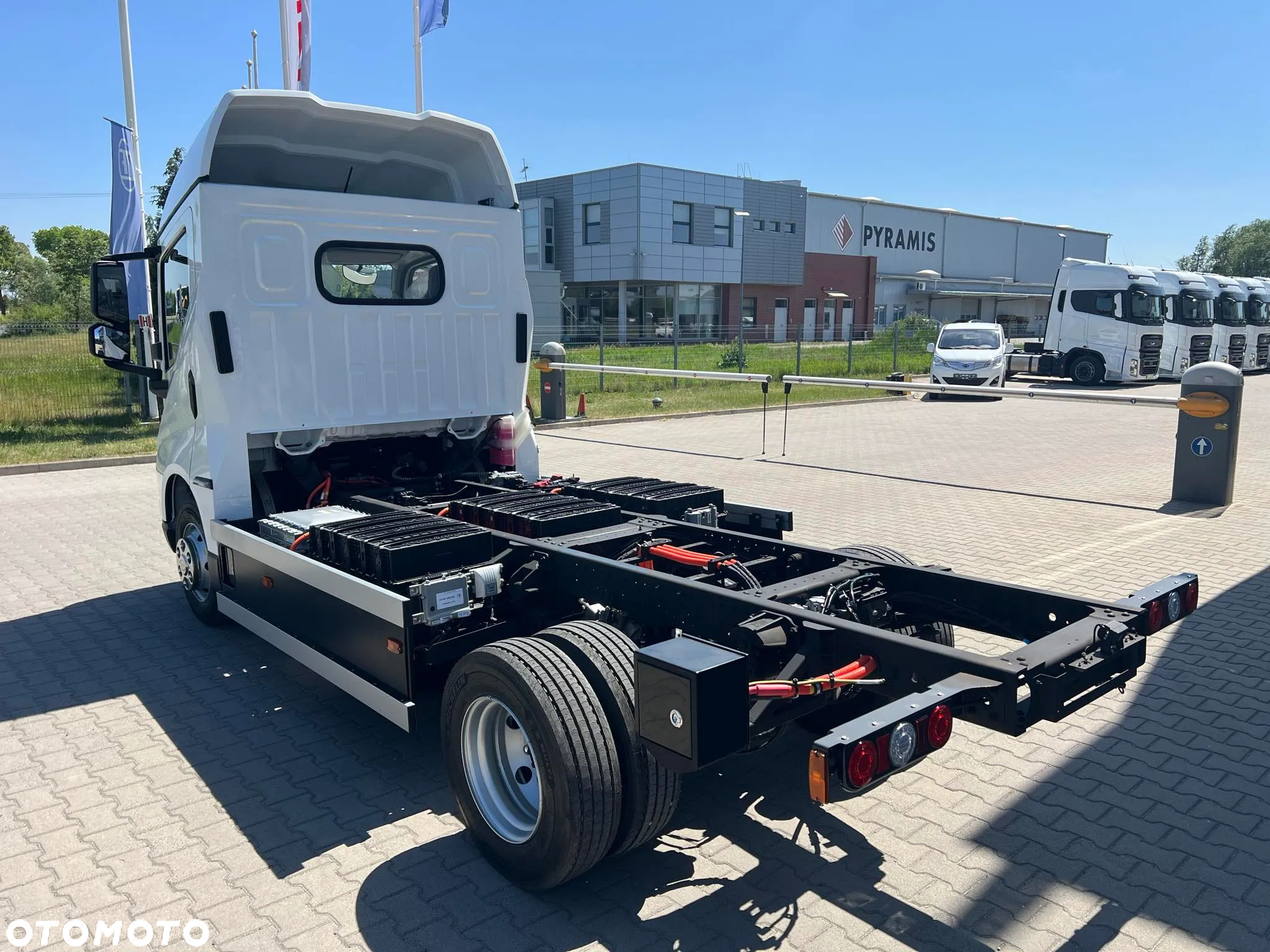 BYD ETM6 - 3