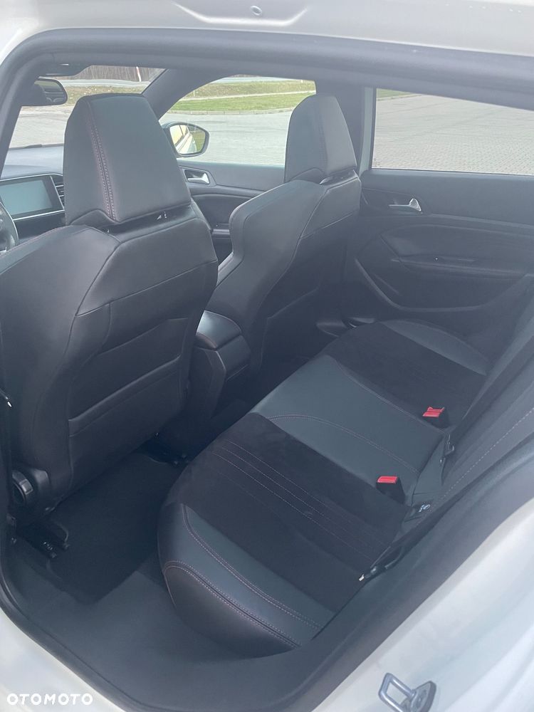 Peugeot 308 1.6 e-THP GTi by Sport S&S - 14