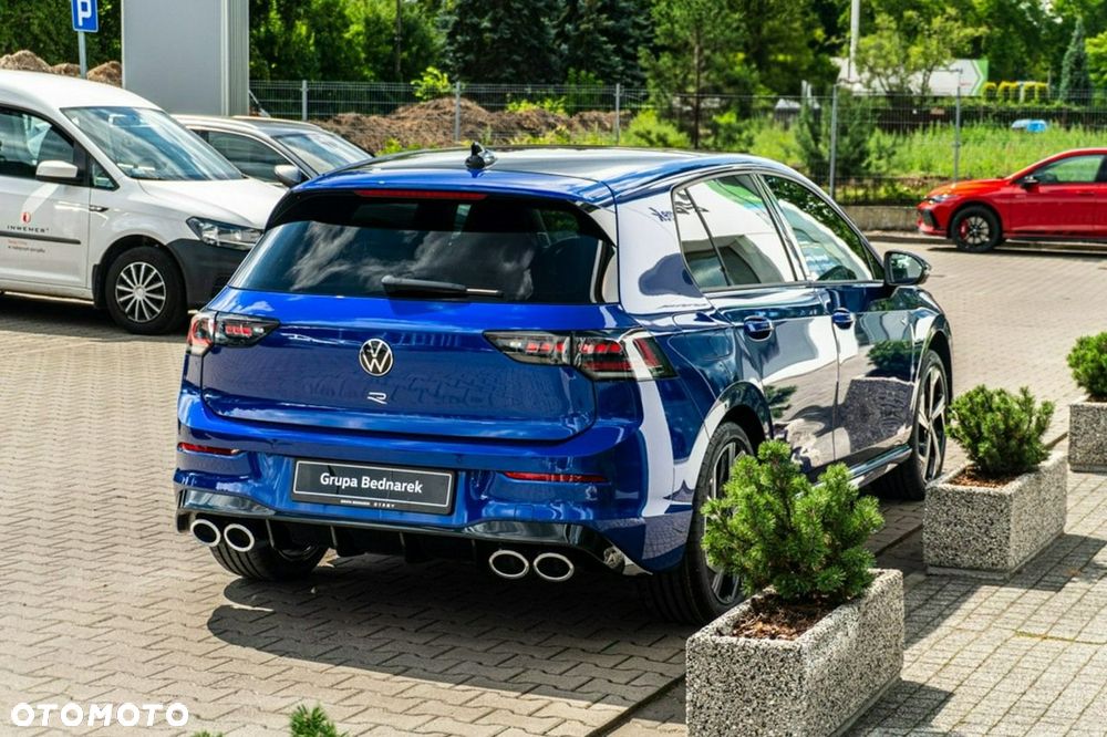 Volkswagen Golf - 10
