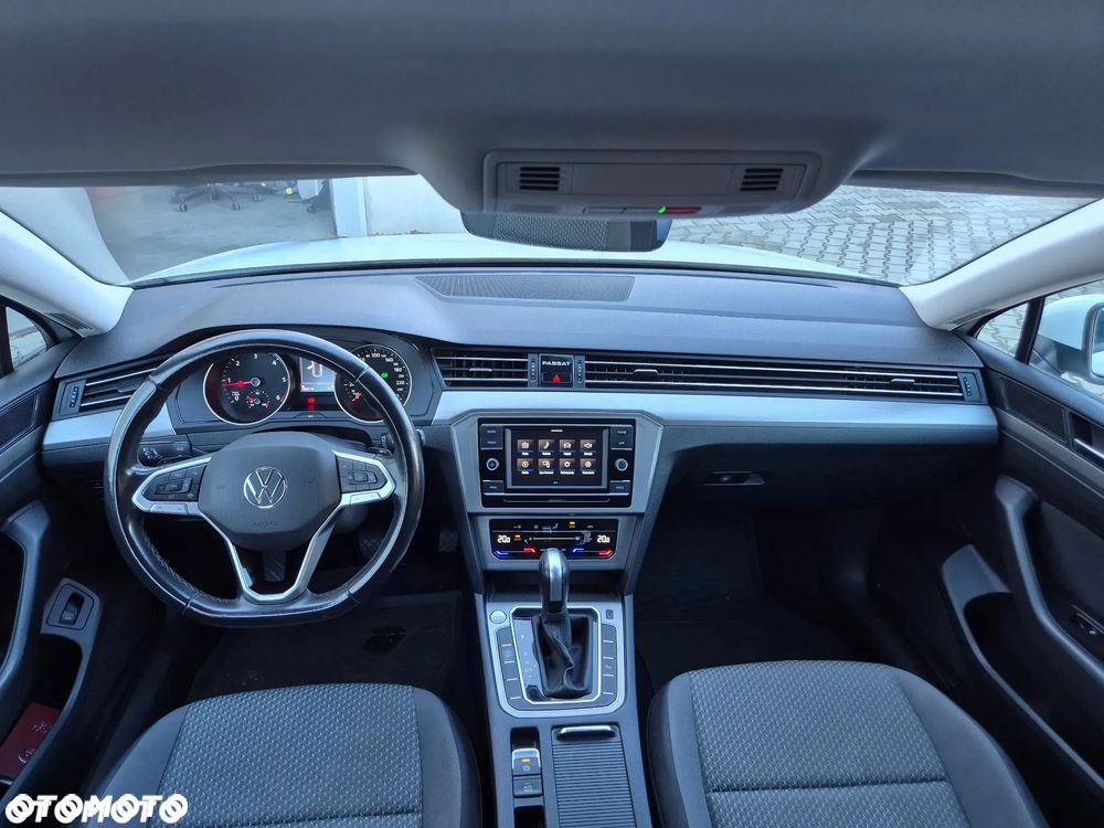 Volkswagen Passat Variant 2.0 TDI EVO Essence DSG - 12