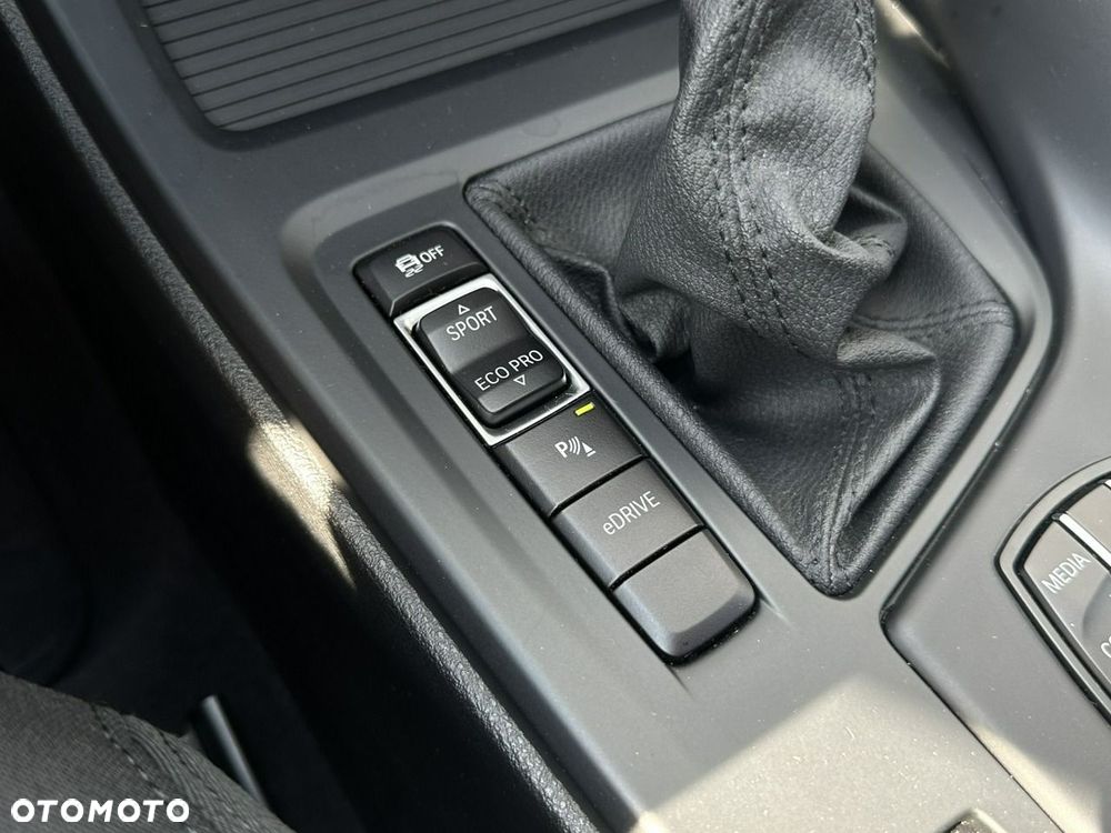 BMW X1 xDrive25e Advantage - 26