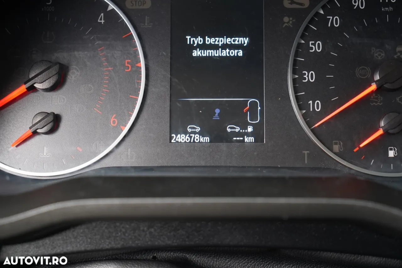 Renault TRAFIC III / AUTOBUZ / 9 LOCURI / 2022 / PRIMUL PROPRIETAR / REVIZAT - 36