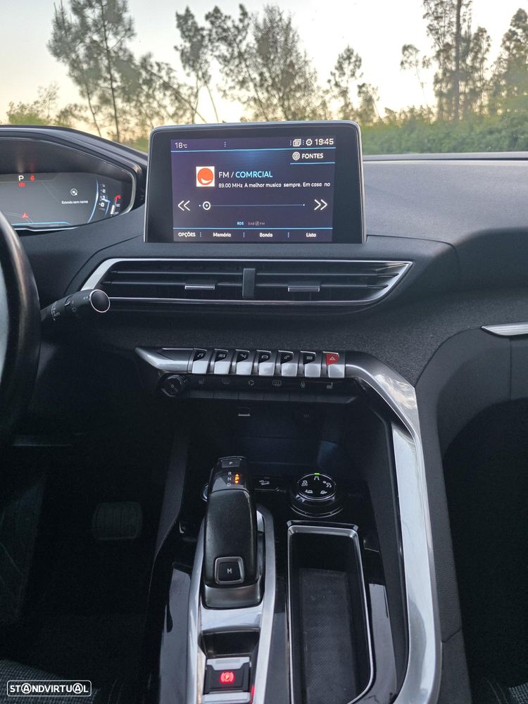 Peugeot 5008 1.2 PureTech Allure EAT6 - 33