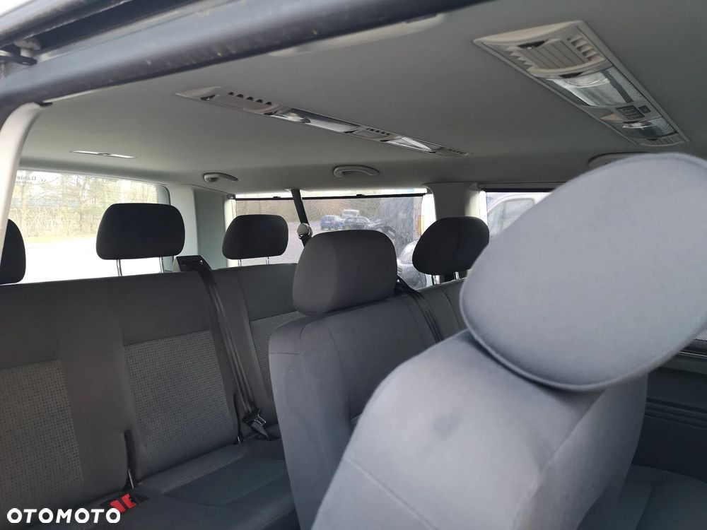 Volkswagen Caravelle - 18