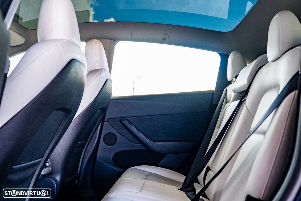 Tesla Model Y Long Range Tração Integral - 17