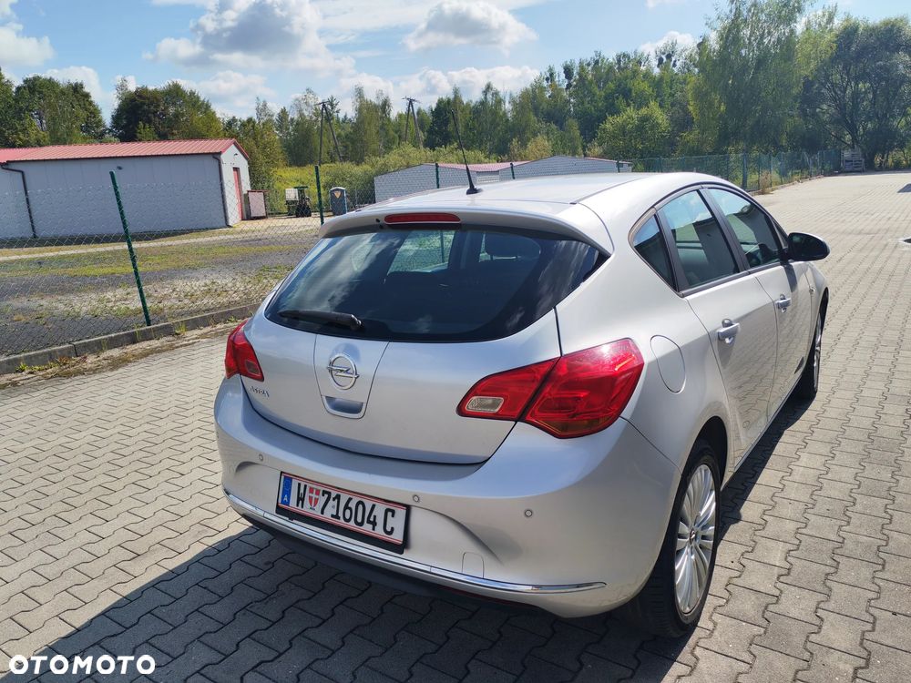 Opel Astra 1.4 Turbo ecoFLEX Start/Stop Exklusiv - 2