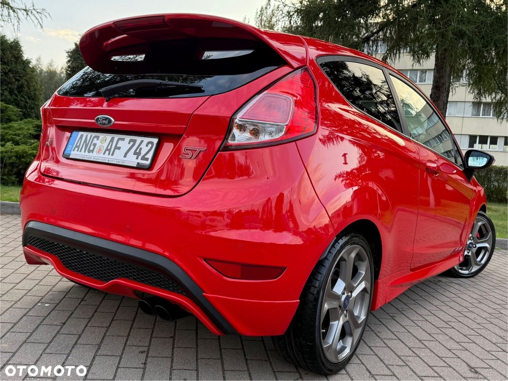 Ford Fiesta ST - 25
