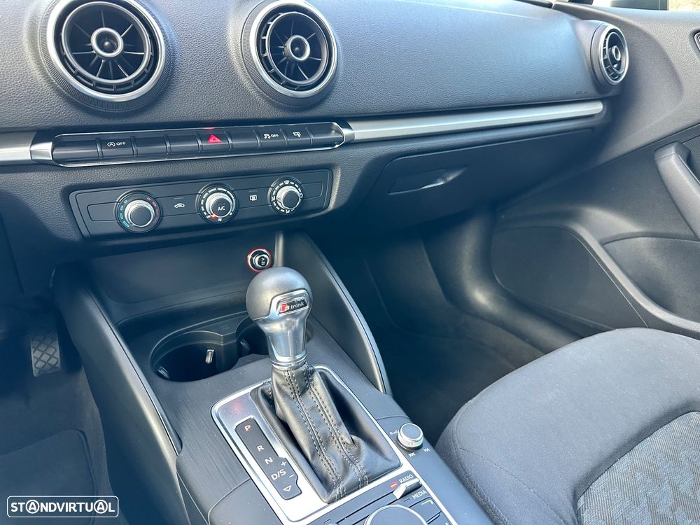 Audi A3 Sportback 1.6 TDI Attraction S tronic - 46