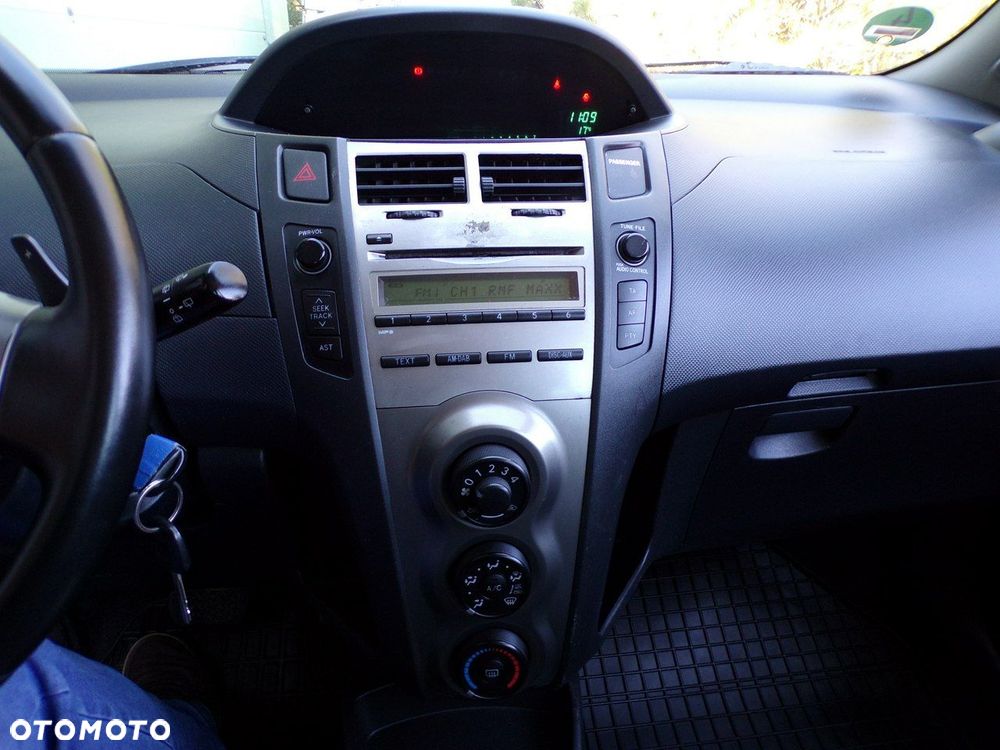 Toyota Yaris - 26