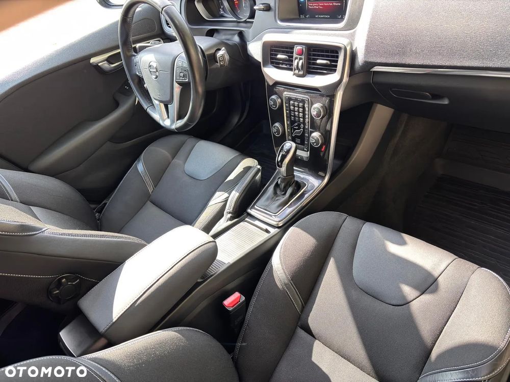 Volvo V40 D4 Geartronic Summum - 22