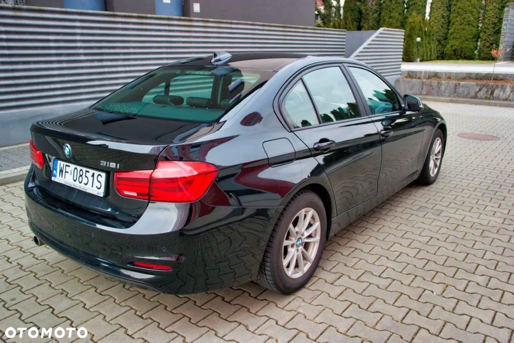 BMW Seria 3 318i - 5