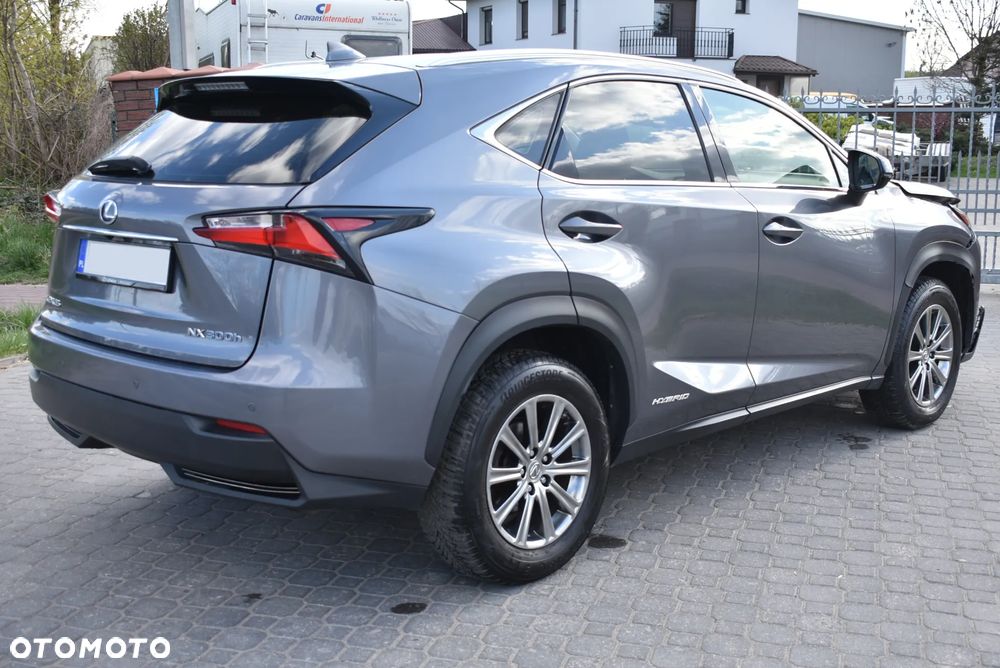 Lexus NX 300h Elite 2WD - 1